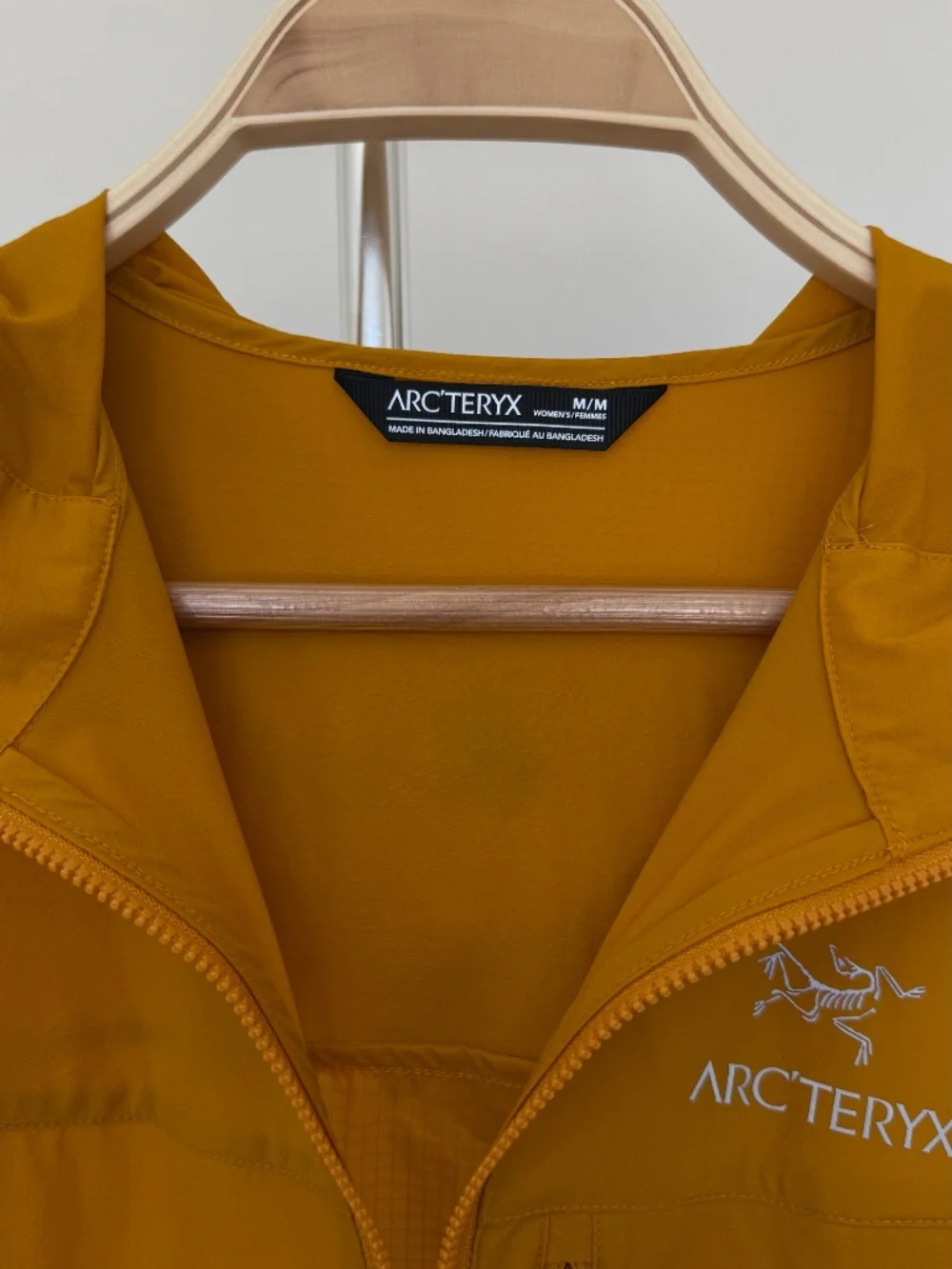 Arc’teryx Women’s Lightweight Hooded Jacket Size M Mustard Yellow - Picture 5 of 7